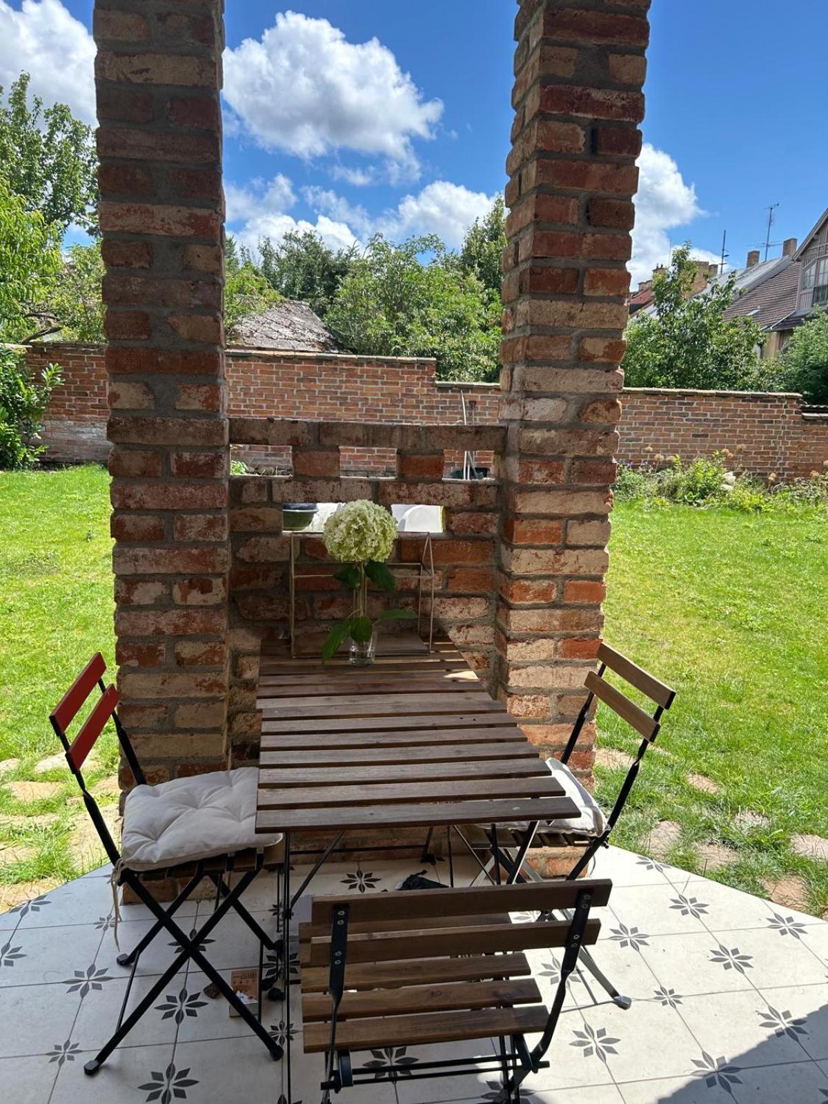 Art Nouveau Apartment With Garden In Pisek Exterior foto